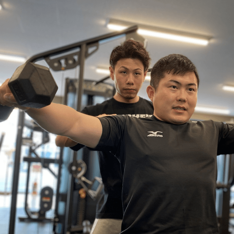 経験豊富なトレーナーによるサポートの様子