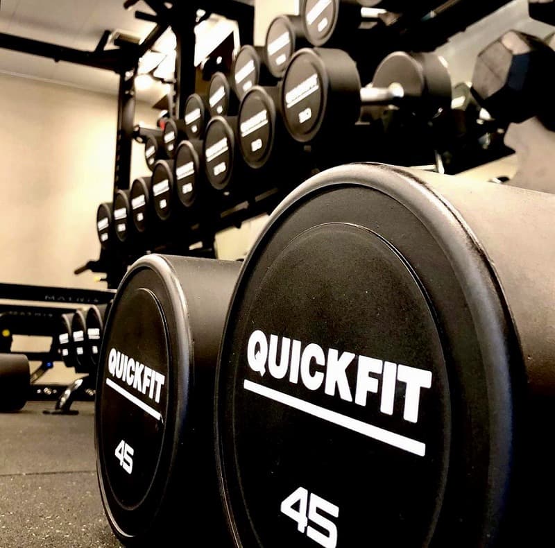 QUICKFIT で運動する会員の様子